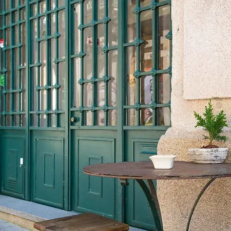 מלון Oporto Home Apartments *